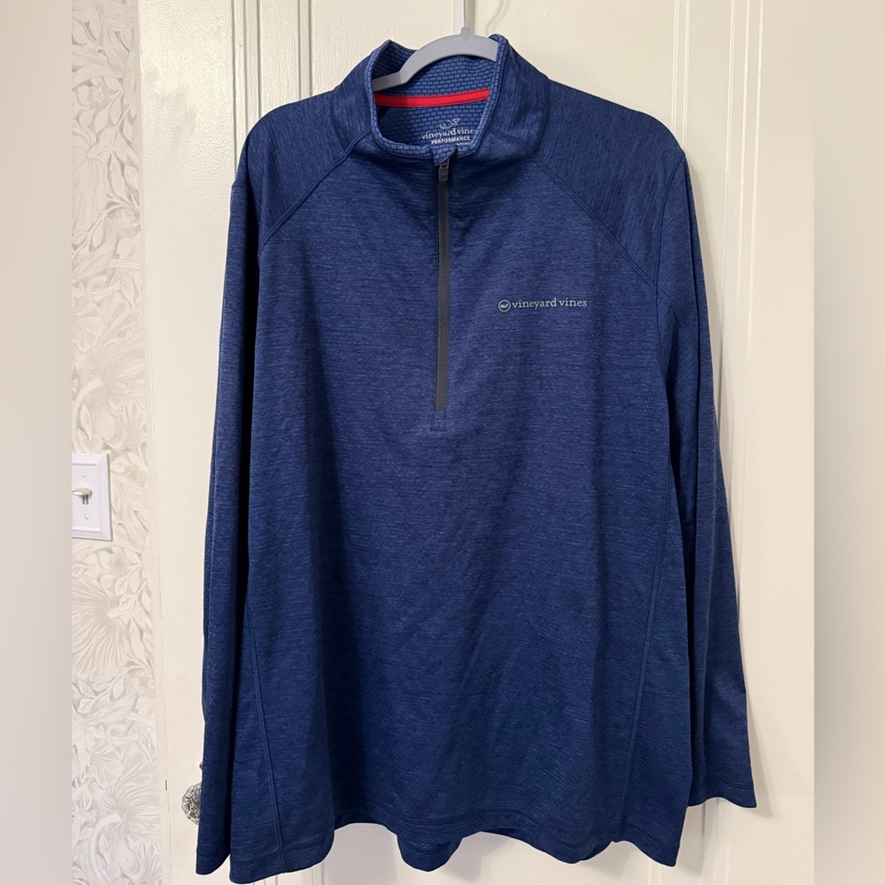 Vinyard Vines Men’s performance quarter zip.